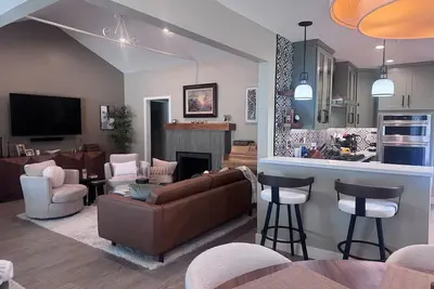 Image de 5 Star Retreat - Cozy & contemporary getaway in Studio City - Guests Love!