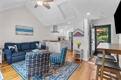 Image de Vineyard Sound Retreat Sleeps 6!