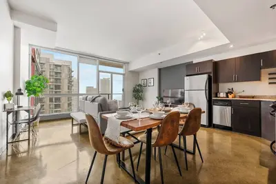 Image de The Pinnacle - Steps to Stephen Ave & Stampede!