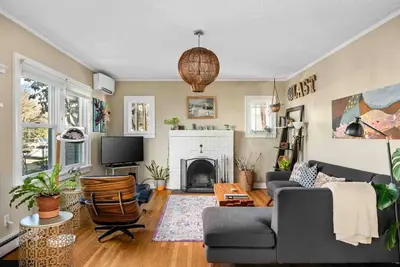 Image de Charming Updated Inner Southeast Portland Home, Pet Friendly, Fenced Backyard, Close to Everything