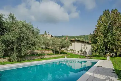 Image de Villa / Independent home à Pistoia avec 5 chambres à coucher, 10 couchages