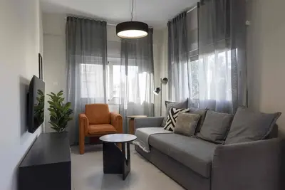 Image de Phaedrus Living: Mini Art House Da Vinci