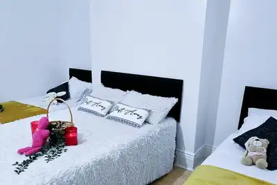 Image de Family Room with Shared Bathroom in Newcastle