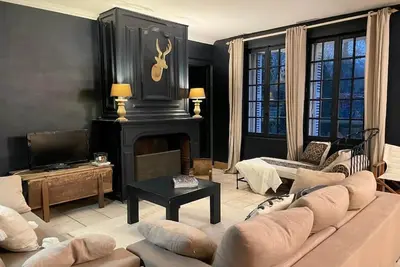 Image de Gîte Le Domaine avec Piscine Privative et Cheminée