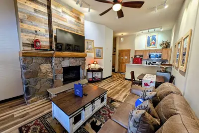 Image de Steps to Gondola/Heart of Keystone Village