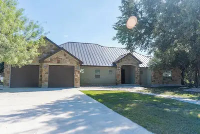 Image de Emerald - Walking distance to the Frio River