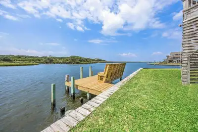 Image de Canalfront Dog Friendly Home w/ Hot Tub, Private Boat Ramp/Dock, Cargo Lift