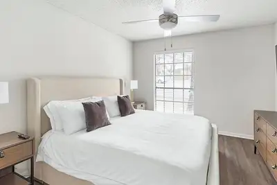 Image de Landing | Modern 2bd, Courtyard, Gym