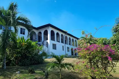 Image de Boscobel White House with Beach Access. \n3 minute drive from Ian Fleming Airport