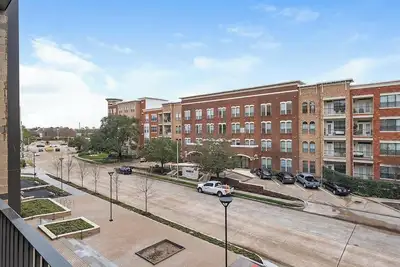 Image de Landing | Modern 2bd, Courtyard, Pool