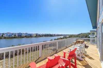 Image de Lakefront home, just a short walk to the ocean or the sound in Corolla Nc!