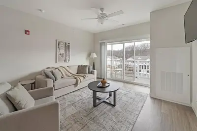 Image de Landing | Chic 2bd, Clubhouse, Pool