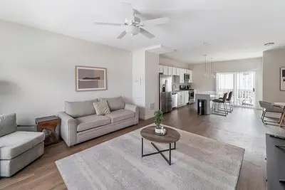 Image de Landing | Chic 2bd, Pool, Gym