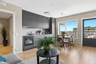Image de Modern Elegance Meets Comfort: Your Dream Apartment Awaits Downtown