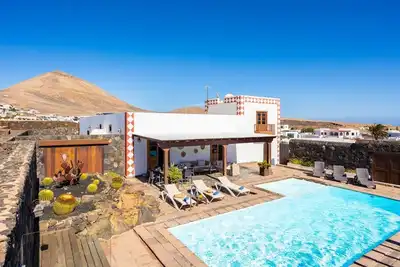 Casa Rural Hero - Cinq Chambres Villa, Couchages 10