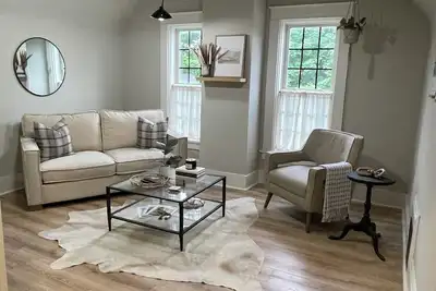 Image de Amazing 2-bedroom upstairs apartment in Alma with WiFi, Ac, Cable