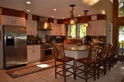 Image de Beautiful Ski on Ski off Log Cabin on Killington's Great Eastern Trail