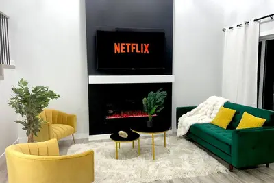 Image de Full Luxury House Main and Basement Near Wem