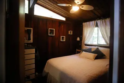 Image de Charming 3-bedroom cottage in wonderful MacTier with WiFi, Ac, Private Dock