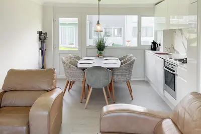 Image de 2 chambres à coucher à Freshwater East