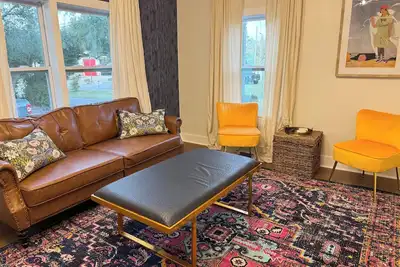 Image de 2br Retreat Near Downtown, Beaches, & Hot Spots - Dreami Stays