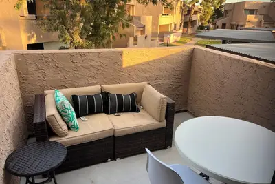 Image de Remodeled 3-bedroom condo in N Phoenix on a small lake