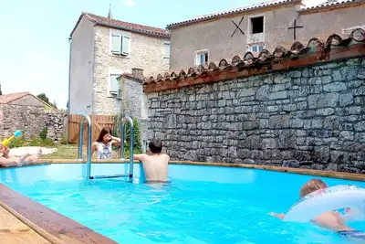 Image de Maison de Charme avec Piscine et Jacuzzi - Séjour Familial dans le Lot
