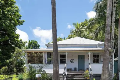 Image de Charming Central Bangalow Stay – Pet Friendly