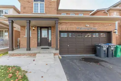 Image de Spacious & Cozy 3br, 2. 5wr Family Retreat in Brampton