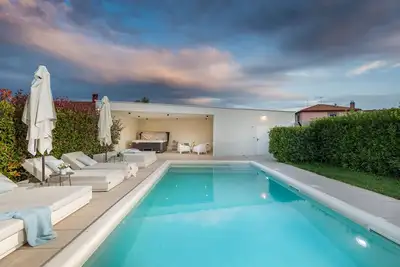 Image de Villa Amia in Pula for 6 people with jacuzzi & kids playground - pet friendly