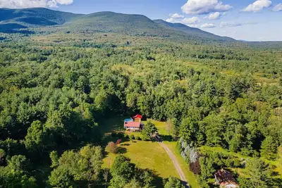 Image de 2br Catskills Retreat | Hot Tub | Pool | Fire Pit