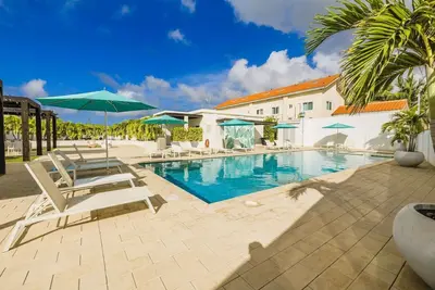 Image de 2br/2ba 4mins to Beach at Lux Villa 7 by Bocobay