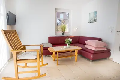 Image de B86c - Modern fenced ground floor apartment with private terrace