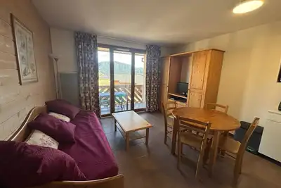 Image de Bel Appartement 2 Pièces au Calme avec Parking et Équipements Complets