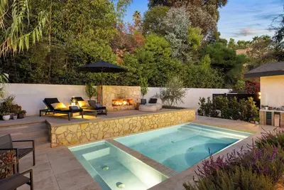 Image de Hillcrest Haven by Colby & Conrad