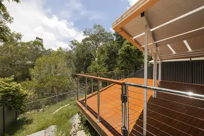 Image de New 3br Serene Creekside Retreat in Helensvale