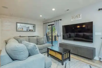 Image de Spacious 4br Mountain Retreat for 12 in Fairview