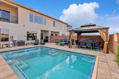 Image de Zion Getaway - Private Oasis w Pool, Hot Tub & Game Room