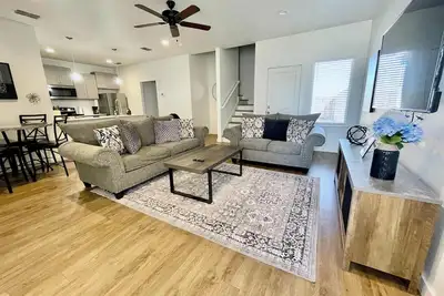 Serene Retreat - 3br 3ba - Minutes to Tech