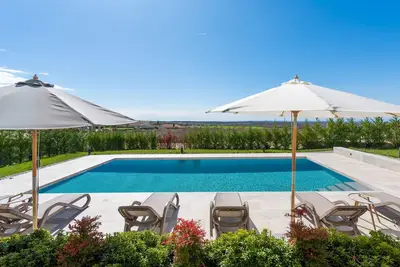 Image de Villa Miracle with pool and Spa