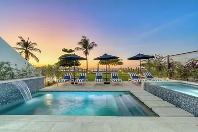 Image de Breakfast Prepared Daily  & Beachfront Pool