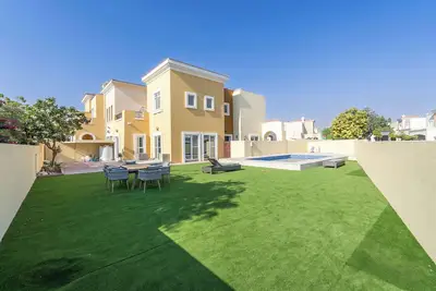 Image de StayShort - Luxury 4br Villa in Al Reem 3 with Private pool!