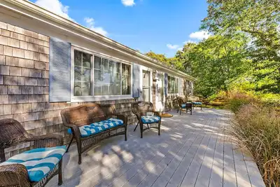 Image de Walk to Beach, Steps from Park, Pet-Friendly & Fire Pit