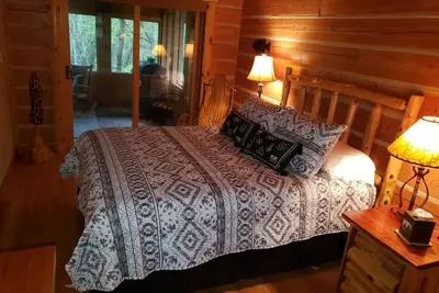 Image de Secluded cozy 2-bedroom cabin near Champaign in Mahomet on the Sangamon River