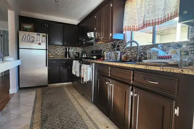 Image de Charming 3-bedroom apartment on Cape Cod with poll access.