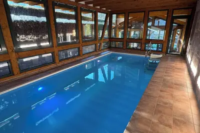 Image de Relaxation in the forest - with swimming pool!