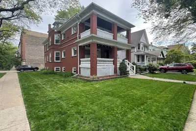 Image de Chic 2-bedroom apartment in beautiful Rogers Park with WiFi & Ev Charger