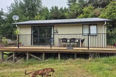 Image de Cottage on Woodchester Station, family friendly.