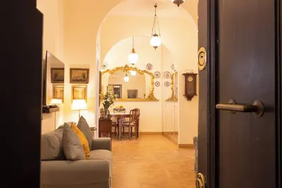Image de In the heart of the eternal city. One foot in the past, the comforts of the present.