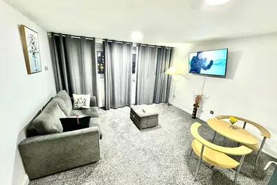 Luxury two bedroom skyline views apartment/Flat